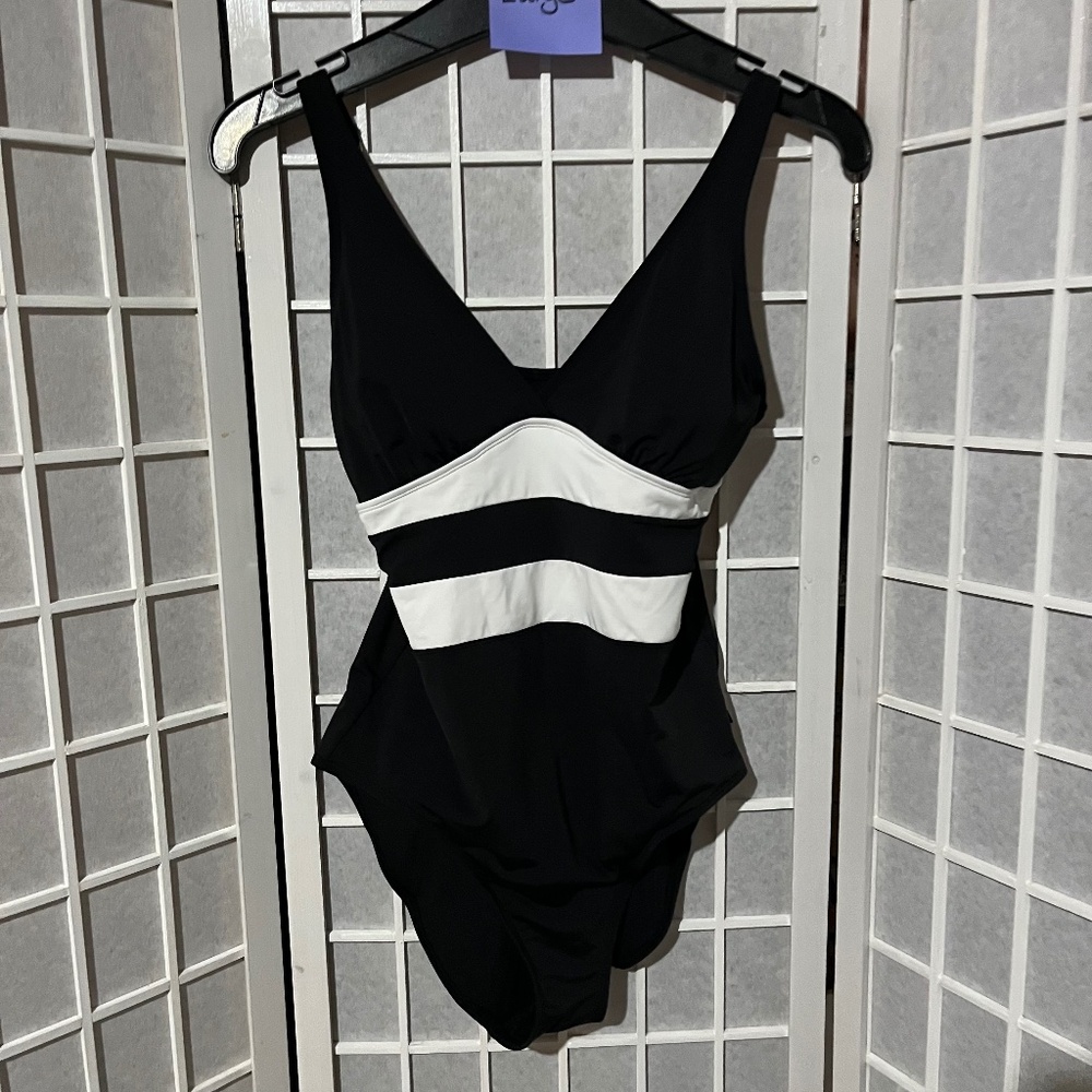 Black & White Bathingsuit